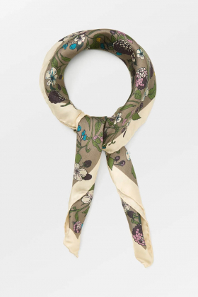 Autumn Blackberry Sia scarf