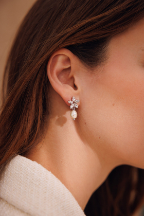 Emmy Earrings, Rhodium & Pearl / Crystal