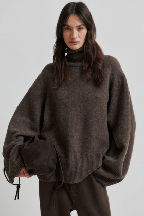 Alpha Knit T-Neck, Delicioso