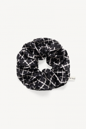 Ada scrunchie, Black