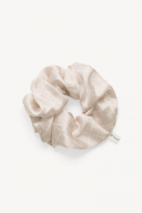 Ada scrunchie, Feather