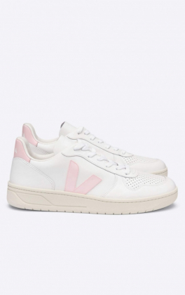 veja esplar se white petale berry